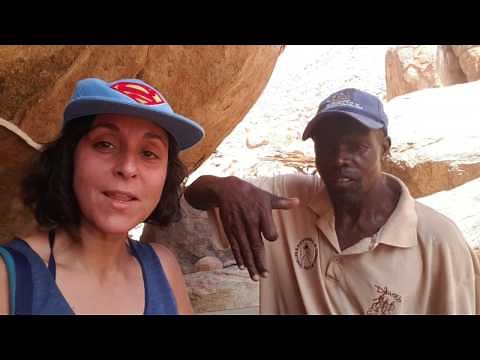 Damara hablando el lenguaje click en Namibia
