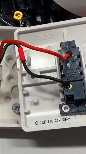 Explained - Connections in a 1 Way Light Switch