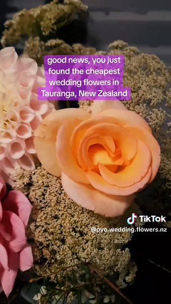 a hundred bucks for all your wedding flowers 🌹 #tauranga #newzealand #bouquet #weddinginspo #flowers
