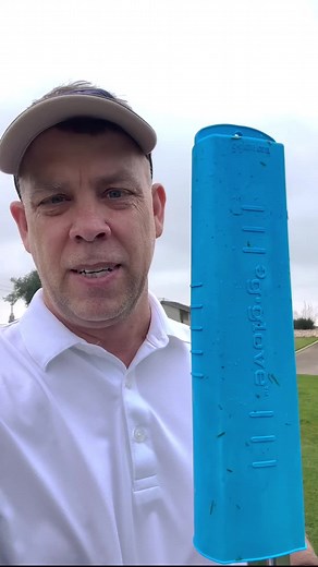 *** FATHER’S DAY GIFT *** Using a club with wet and dirty grips will cause them to wear out quicker and affect your swing during play. g-glove® is designed to slide easily over one or two golf club grips and protect them from elements on the course. -- During play, you often have to carry more than one club with you as you leave the cart. As a result, you must lay the extra clubs on the ground, where wet grass, sand, dirt and mud make your grips less effective. During mist, rain or early morning