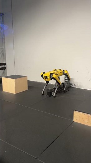 SpotMini Returns to Charge – Seamless Robot Navigation