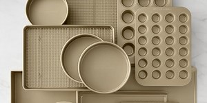 This 15-Piece Baking Pan Set Will Make You A Pro At Any Dessert