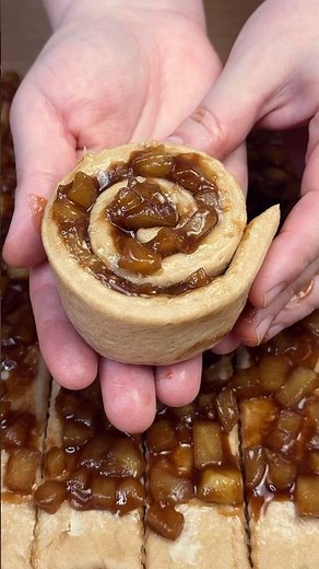 The Best Apple Cinnamon Rolls