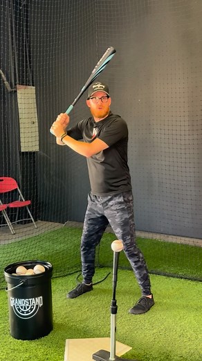 [Send me a DM to work with me 1-on-1, in Santa Ana, CA or Remotely] Using the connection ball will help your player to sequence better which will help them not to drop their hands. #baseball #baseballcoach #hitting #hittingcoach #softball #baseballdad #baseballmom #baseballplayer #baseballtraining | Upper Class Sports