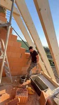 Dachstuhl steht aber was jetzt ? #baustelle #handwerk #neubau