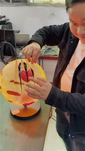 P1.86 Mini LED Sphere | Diameter 300mm 360° seamless viewing, ultra-fine definition.