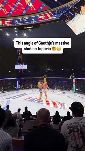 Justin Gaethje vs Ilia Topuria Highlights 😱