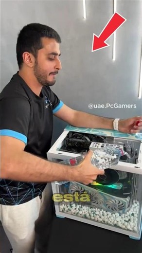Ele jogou água no Pc gamer 🤦🏻‍♀️
