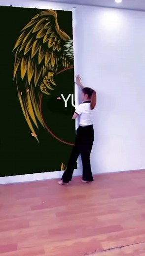 Interactive Eagle Animation with Engaging Graphic