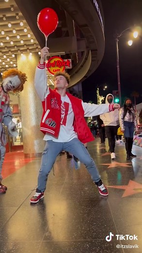 Pennywise Clown Saying Hello | Funny Clown Video