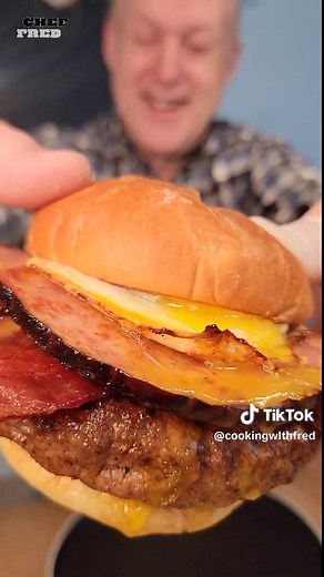 Don't Hit Snooze On The Good Morning Burger!😋 #homer #homersimpson #breakfastburger #breakfastburgers #bacon #friedegg #ham #breakfast #thesimpsons #fyp #trendingtiktokviral