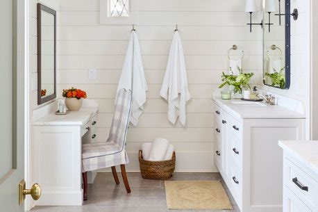 10 Items You Should Never Store In The Bathroom