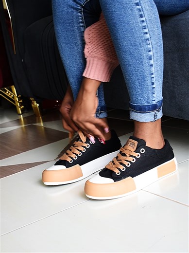 Comfortable Canvas Shoes for Everyday Style