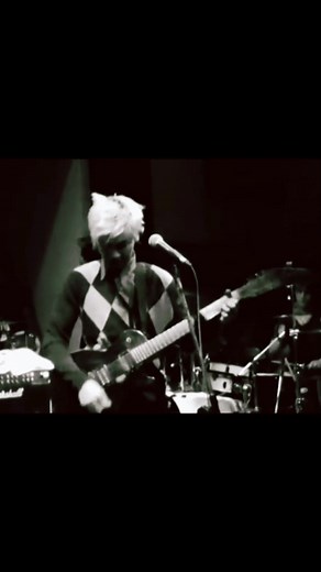 เพียงชายคนนี้ (ไม่ใช่ผู้วิเศษ) - Paradox เพลงกีตาร์ ?
