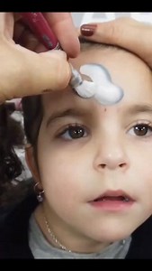 I find face painting unicorns like this hard, but Susy makes it so easy with one strokes! Artist: Susy Amaro @funnycheeks_ent on FABAtv.com #facepaintersofinstagram #sillyfarm #facepainting #facepaint #fabatv #unicorn #unicornfacepaint | FabaTV