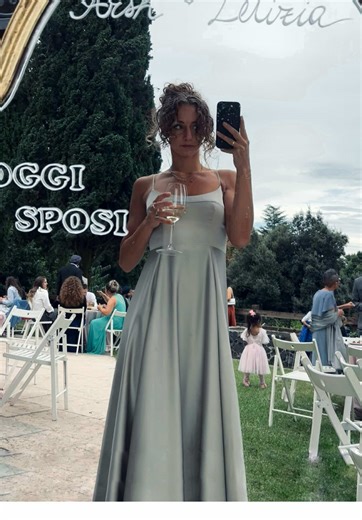 Exploring Private vs Public Instagram Stories