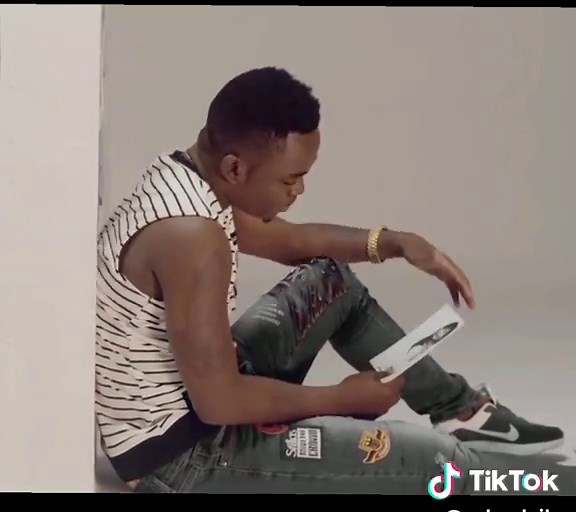 Discover Nibebe by Aslay - Tanzanian Bongo Flava Hit