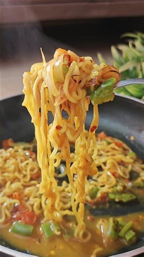 Very Spicy Maggi Noodles Recipe 🍜🥰#shortsviral #odisha #shorts #maggi