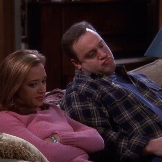 Carrie bans sex, and Doug starts to get desperate. The King of Queens, Season 3, Episode 17: "Horizontal Hold". After Deacon and Kelly's separation, Carrie begins to wonder about her marriage. She convinces Doug to put their sex lives on hold and resolve their arguments verbally, not physically. Stream all seasons now on Peacock: https://bit.ly/WatchTheKingOfQueens | The King of Queens