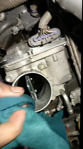 41K views · 299 reactions | Cara aman dan mudah untuk pemula cara bersihkan ETB (ELETRONIK TROTLE BODY) #vod #viral #fyp #edukasi #tutorial #mekanik #bengkel #otomotif #promotion #toy #businesspromotion | Bayu Setiaji | Facebook