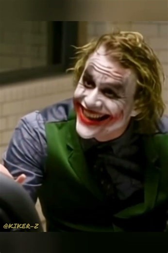 BATMAN Y JOKER Y LA MACARENA AWIII @KIKER-Z #humor #comedia #batman #parody #funnyshorts