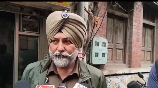 AMRITSAR PAGE NEWS on Instagram: "ਅੰਮ੍ਰਿਤਸਰ ਦੇ ਪੋਰਸ਼ ਇਲਾਕੇ ‘ਚ ਭੇਦਭਰੀ ਹਾਲਤਾਂ ‘ਚ ਜੁੱਤੀਆਂ ਕਾਰੋਬਾਰੀ ਦੀ ਮੌT.... #amritsarpage #NewsUpdateNews #Update"