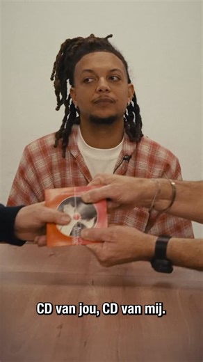 Van in mijn jeugd naar dit liedje luisteren op de Radio naar meewerken aan een gloednieuwe versie… ik ben trots en vereerd heren @acdaendemunnik 💿 | Ronnie Flex