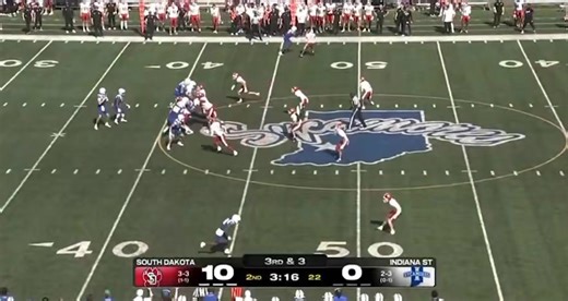 Indiana St. creeping up on South Dakota 👀 #FCS x 🎥 ESPN / Indiana State Football | NCAA FCS Football