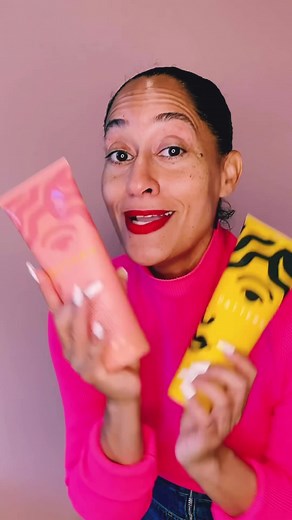 Introducing the @patternbeauty Leave-In Conditioner in Palo Santo! It’s the same award-winning formula as the OG Leave-In Conditioner (my holy grail) but in a woodsy, earthy scent that is BE-YOND! Like, I’m obsessed 💕 you can use it to lock in that moisture from conditioning or on dry hair for a light hold… the possibilities are plentiful! And did I mention it smells delicious??!? Like deeeelicious. It’s only available for a limited time so pop on over to patternbeauty.com & get some Palo Santo