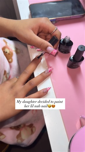 Dajanae💕Bay Area/Oakland Nail Tech on Instagram: "My daughter decided to paint her lil nub nails🤣😍 “ ultra clear topcoat @makarttpro use code “Dajanae25 to save at checkout 💅🏽 Want to be your own boss?! “Nail tech Get our Ebook “The ultimate beginner nail guide” If you’ve been dreaming of starting your nail business, gaining loyal clients, and creating a career you love — this is your sign. 📖 Packed with tips, strategies, and insider secrets from my own journey, this guide will help you go