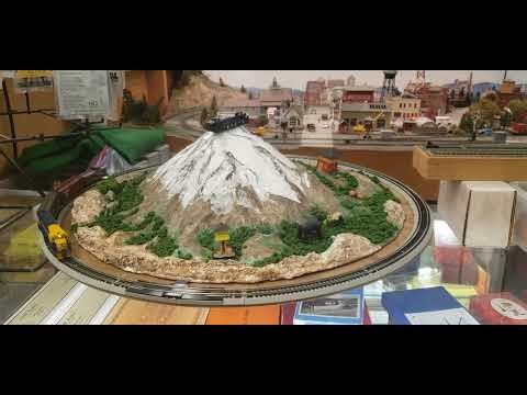 Model Railway Layout Turntable at Electric Trains Shop