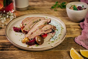 Pečené morčacie stehno s červenou repou a zemiakmi | Kuchyňa Lidla | Kuchyňa Lidla