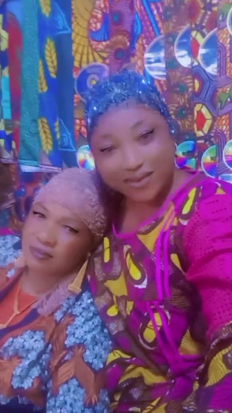 Vidéos de Condé Diénabou (@cond.dinabou) avec son original - diarra14oumo