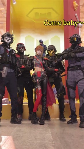 玩codm做幸福男人 #coke老师的痞系cos#使命召唤手游#青岛使命嘉年华究等你来#抖音ACG新春会 #奇趣贺岁