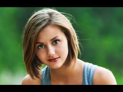 What To Do When A Girl Looks At You (Important If You're Shy!)