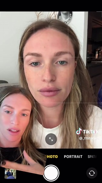 Snapchat Selfie vs Camera Selfie: What's the Difference?