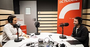 Novo recorde de audiência: março foi o melhor mês de sempre nos podcasts da SIC e do Expresso com mais de 4 milhões de downloads