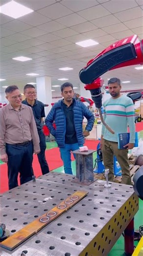 Robot #WeldingRobot #robot #robotfactory#Programming-free spraying robot#Six-axis robot