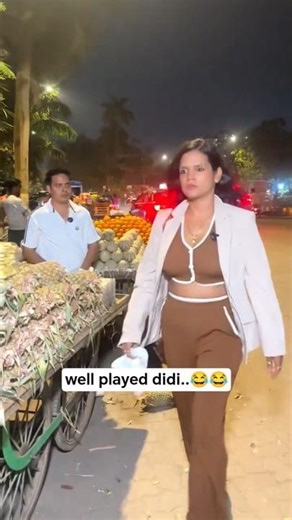 Prank gone wrong 😜 | Pineapple prank with women | Salesman in India #pineapple #prank #viral #shorts