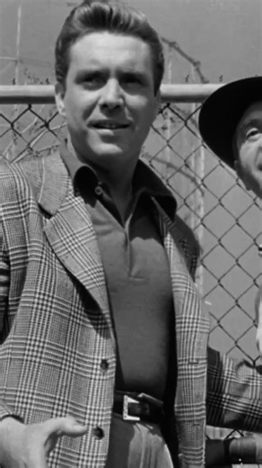 711 OCEAN DRIVE (1950) Telephone technician Mal Granger (Edmond O'Brien) uses his electronics expertise to expand a racing wire operation for gangster Vince Walters (Barry Kelly). When Walters is murdered, Granger seizes control of the lucrative bookmaking network. His ruthless climb to the top attracts dangerous attention from East Coast syndicate boss Carl Stephans (Otto Kruger), and Granger's greed becomes his undoing. Release date: July 1, 1950 Starring: Edmond O'Brien, Joanne Dru, Otto Krug