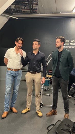 De Grote Prijs Van Breda on Instagram: "Next up! Een nieuw interview met een finalist van Grote Prijs Breda staat klaar. Wat carpaccio en deze band met elkaar linkt? Je ziet het in deze video. Blijf ons volgen voor meer! 😍 #groteprijsbreda #breda #mezzbreda #talentontwikkeling #bands #singersongwriter"