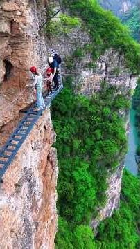 Heart towards green mountains, fear not distance; seek peak, not danger. #Via Ferrata #Zhangjiajie