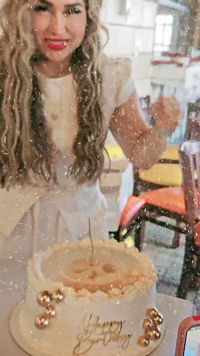 Es hoy 🥳🥳🥳🥳 GRACIAS A DIOS POR UN AÑO MAS DE VIDA, GRACIAS PAPA DIOS POR DARME UNA SEGUNDA OPORTUNIDAD DE QUEDARME AQUÍ EN ESTE MUNDO 🌎 El Salmo 90:12 dice: "Enséñanos de tal modo a contar nuestros días, que traigamos al corazón sabiduría". “Gracias, padre Dios, porque con cada nuevo día me concedes nuevas bondades y misericordias. Tu fidelidad no tiene fin ¡Te alabo, Señor!”.❤️ | Yuri Montes