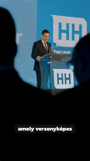 💊 A Harro Höfliger Hungary új, 9000 m²-es, kétszintes gyógyszeripari gépeket gyártó gépgyártó üzeme nemcsak munkahelyeket teremt, hanem csúcstechnológiát hoz a városba emellett stabilitást és jövőképet ad a helyi fiataloknak is. 🎓 Kiemelten fontos a város, a vállalat és az oktatási intézmények közös munkája, hiszen ennek köszönhetően számos fiatal szerez itt valódi, versenyképes gyakorlati tudást, akiknek így nem kell elhagyniuk a várost, hogy jövőt építsenek. 🤝 Köszönet Magyarország Kormányá