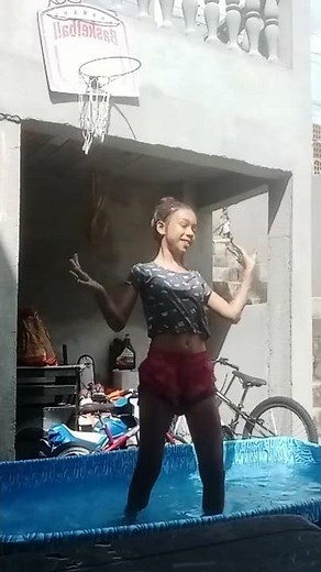 #short dancinha na piscina
