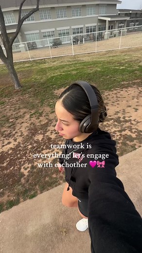 we’re all in this together 💌 #engage #teamwork #contentcreator #engaging #teamworkchallenge #microinfluencer