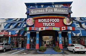 Visitor's Flea Market Shopping on Highway 192 in Kissimmee, FL