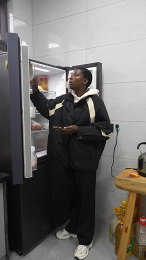 459K views · 14K reactions | Making a Simple Dinner While My Husband’s Out Helping in the Fields. Cozy Village Evening 老公还在忙，我先在家做点吃的 | 吴所不教wucancook | Facebook