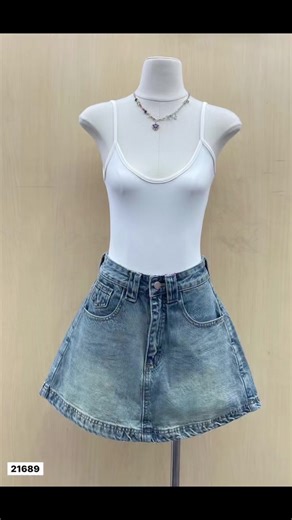 💓 #Yme brand 💓 พรีอออเดอร์ เท่านั้น Non-Stretch Denim ยีนส์ไม่ยืด ทรงสวย อยู่ทรง งานพรีเมียม 📏 Size Chart \t•\tS เอว 25–26 นิ้ว | สะโพก 35–36 นิ้ว \t•\tM เอว 27–28 นิ้ว | สะโพก 37–38 นิ้ว \t•\tL เอว 29–30 นิ้ว | สะโพก 39–40 นิ้ว \t•\tXL เอว 31–32 นิ้ว | สะโพก 41–42 นิ้ว 📐 ความยาว 15 นิ้ว #กางเกงยีนส์ #21689 #กางเกงยีนส์ #กระโปรงยีนส์