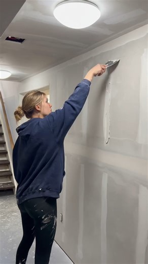 Nail spotting by hand with LEVEL5 knives! 👉 @chathampaintersinc 👊 | LEVEL5 Tools